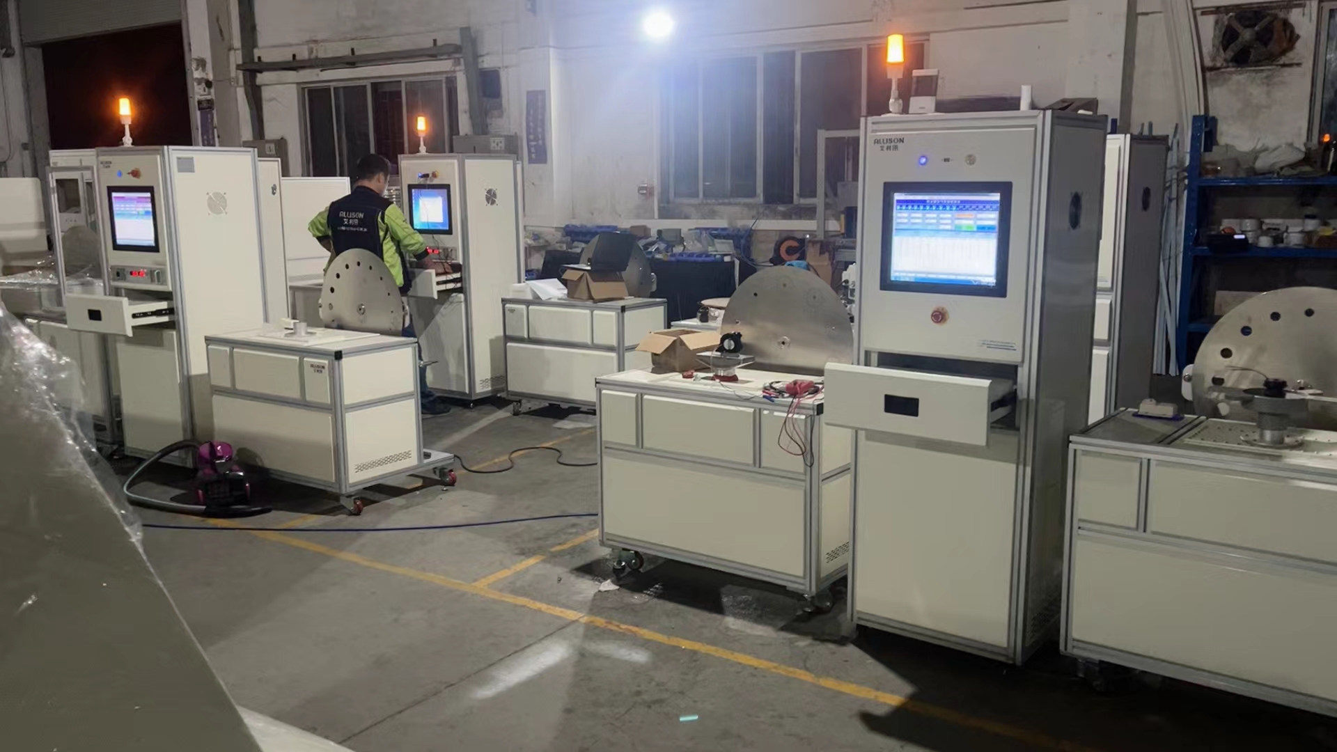 山东吸尘器空气数据寿命试验机非标可靠性能测试设备扫地机器人老化测试设备厂家有哪些？